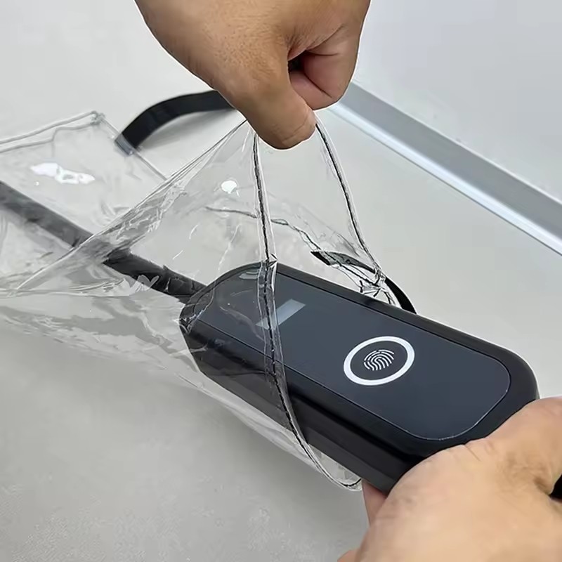 MOBIDEA 防水電気自動車充電器レインカバー防塵プロテク - Outdoor Power Plug のレビューと価格
