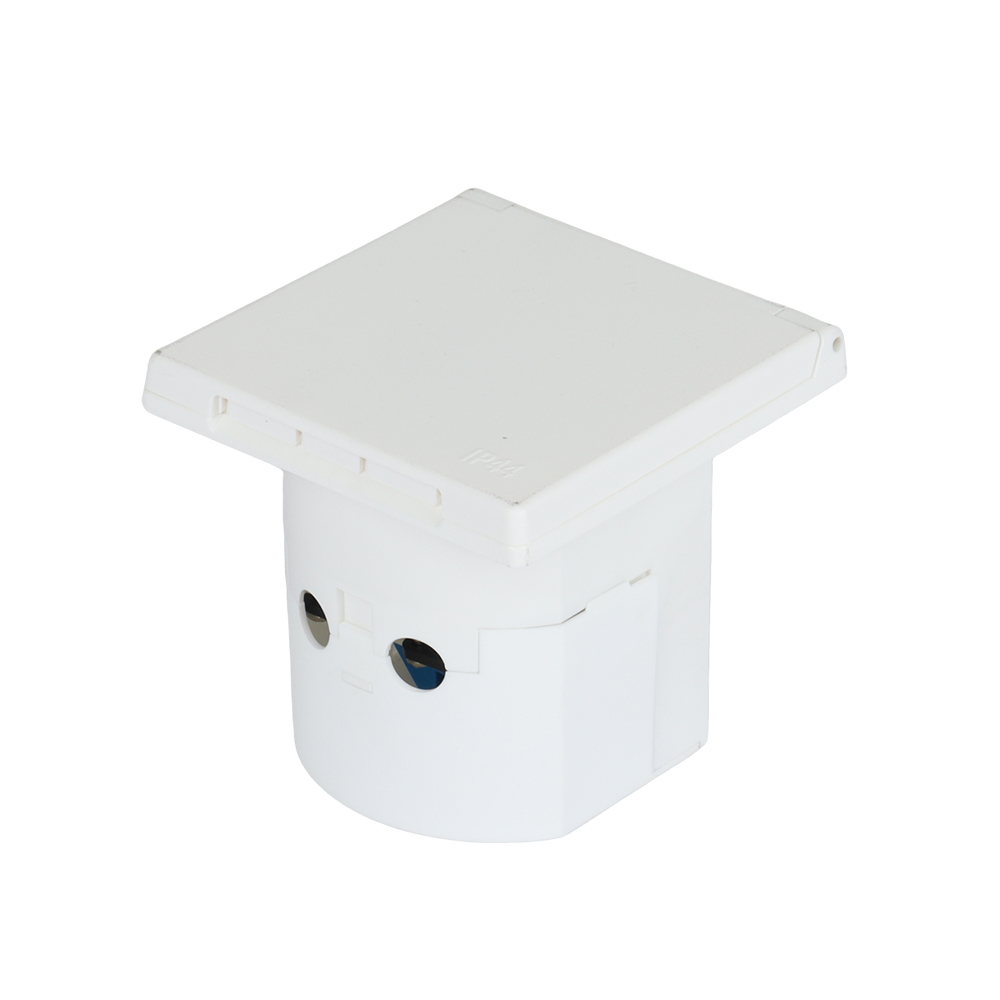 CEEキャラバン電源プラグ 3ピン 230V / 16A 電 - Outdoor Power Plug のレビューと価格